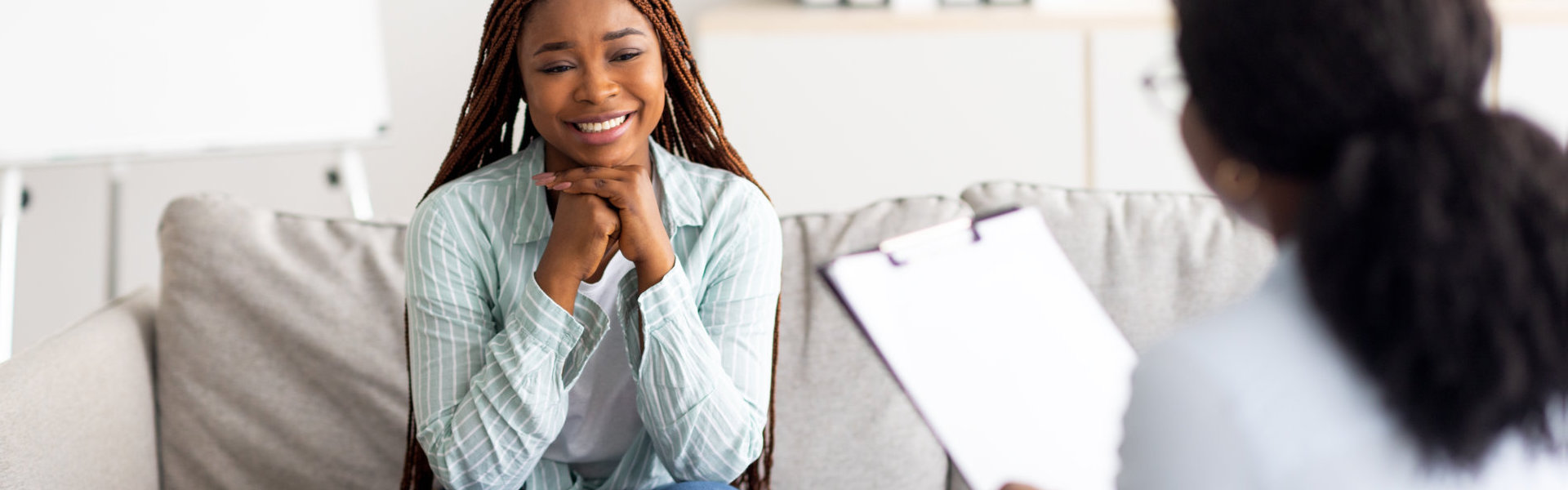 female client having session with psychologist